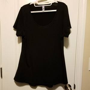 NWOT*LuLaRoe Short Sleeve Classic T -- Size L